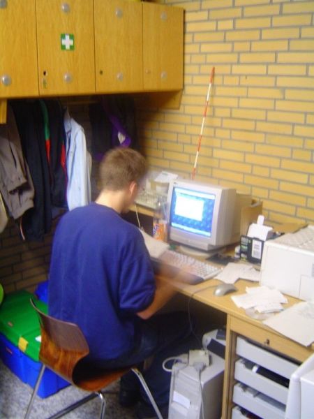 KM2004_016.jpg